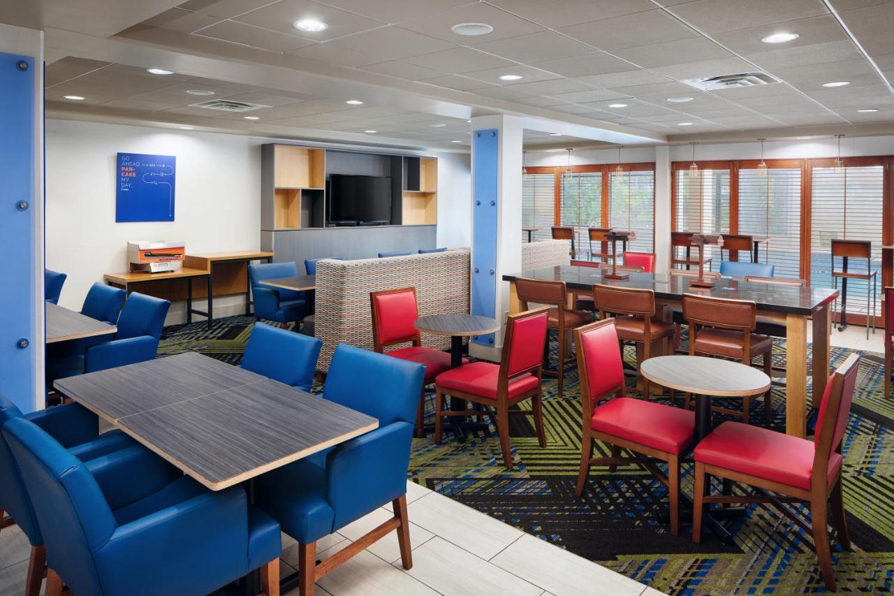 Holiday Inn Express & Suites Jacksonville South East - Medical Center Area By Ihg Eksteriør billede