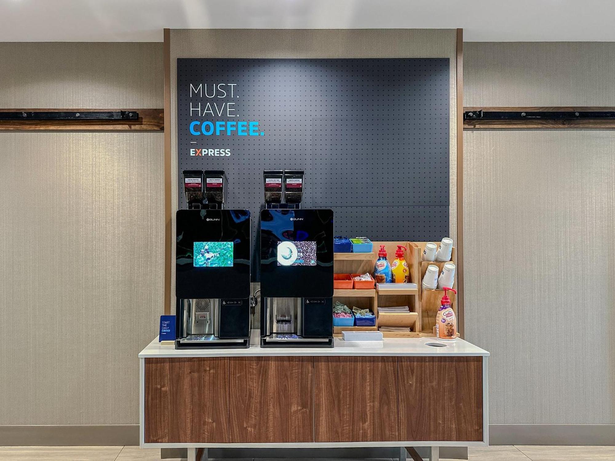 Holiday Inn Express & Suites Jacksonville South East - Medical Center Area By Ihg Eksteriør billede